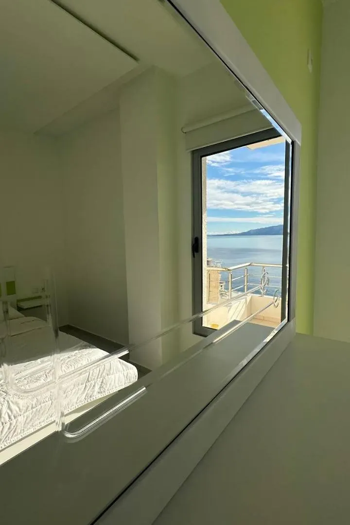 Spring Sea View Apartment Sarande